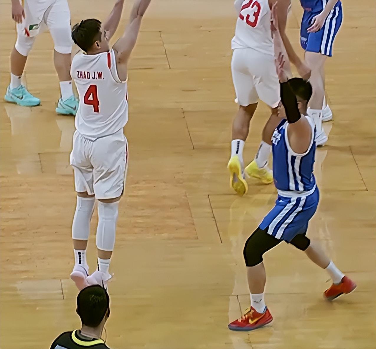 开云中国官网-中国男篮11分逆转中国台北！朱俊龙砍19+4，赵继伟超远三分立大功